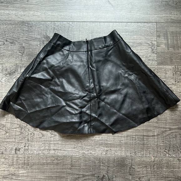 Amanda Uprichard Faux Leather Mini Skirt - Picture 2 of 3